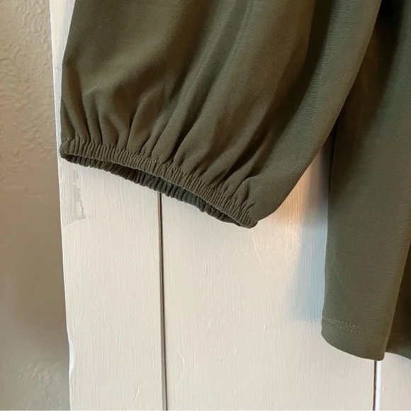 Two by Vince Camuto | Army Olive Green V-Neck Blouse Top, XXL - Picture 6 of 8